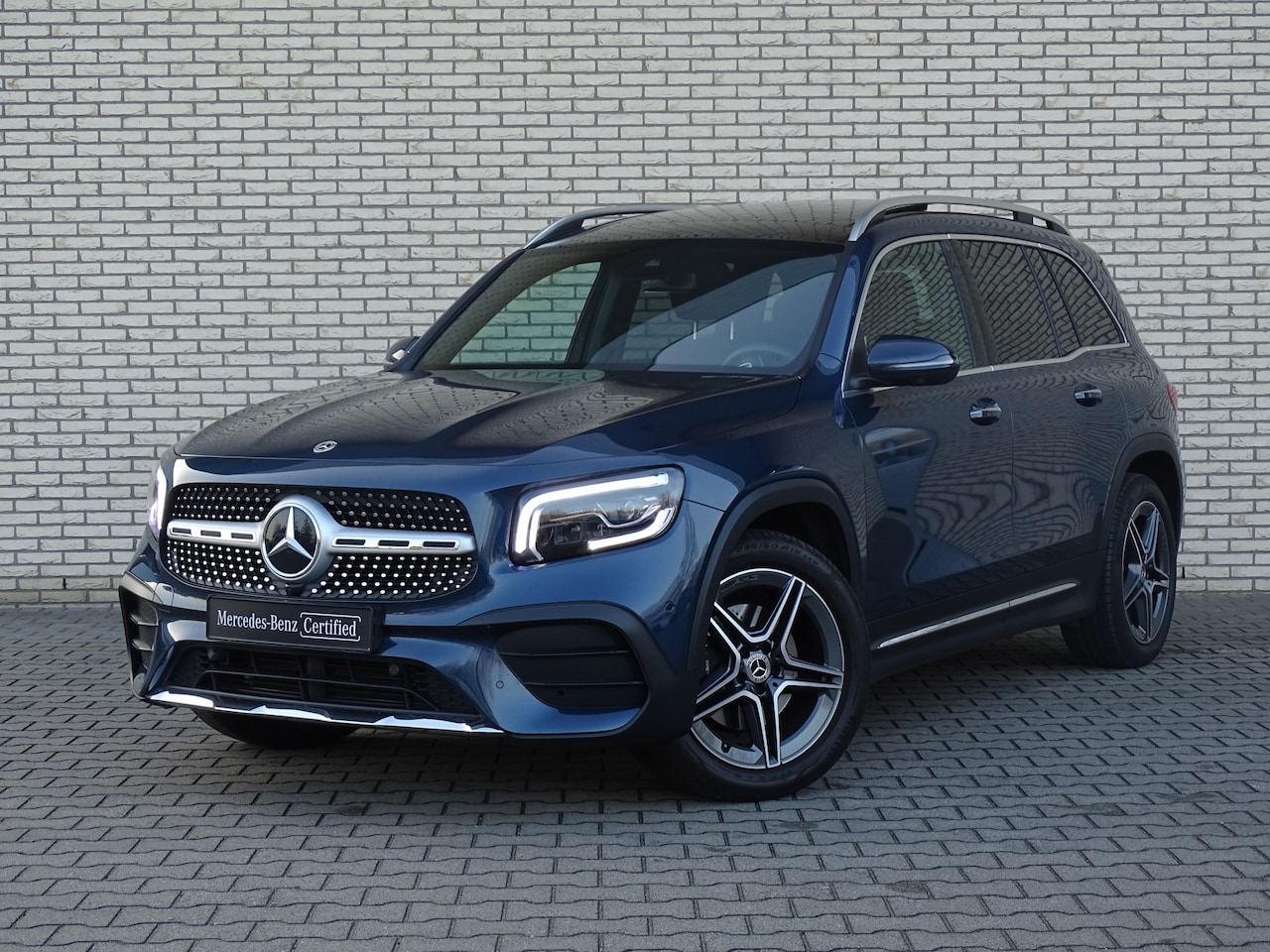 Mercedes-Benz GLB - 200 AMG Line | Leder pakket | Panoramadak | Spiegelpakket | 360 Camera | Distronic | Stoel - AutoWereld.nl