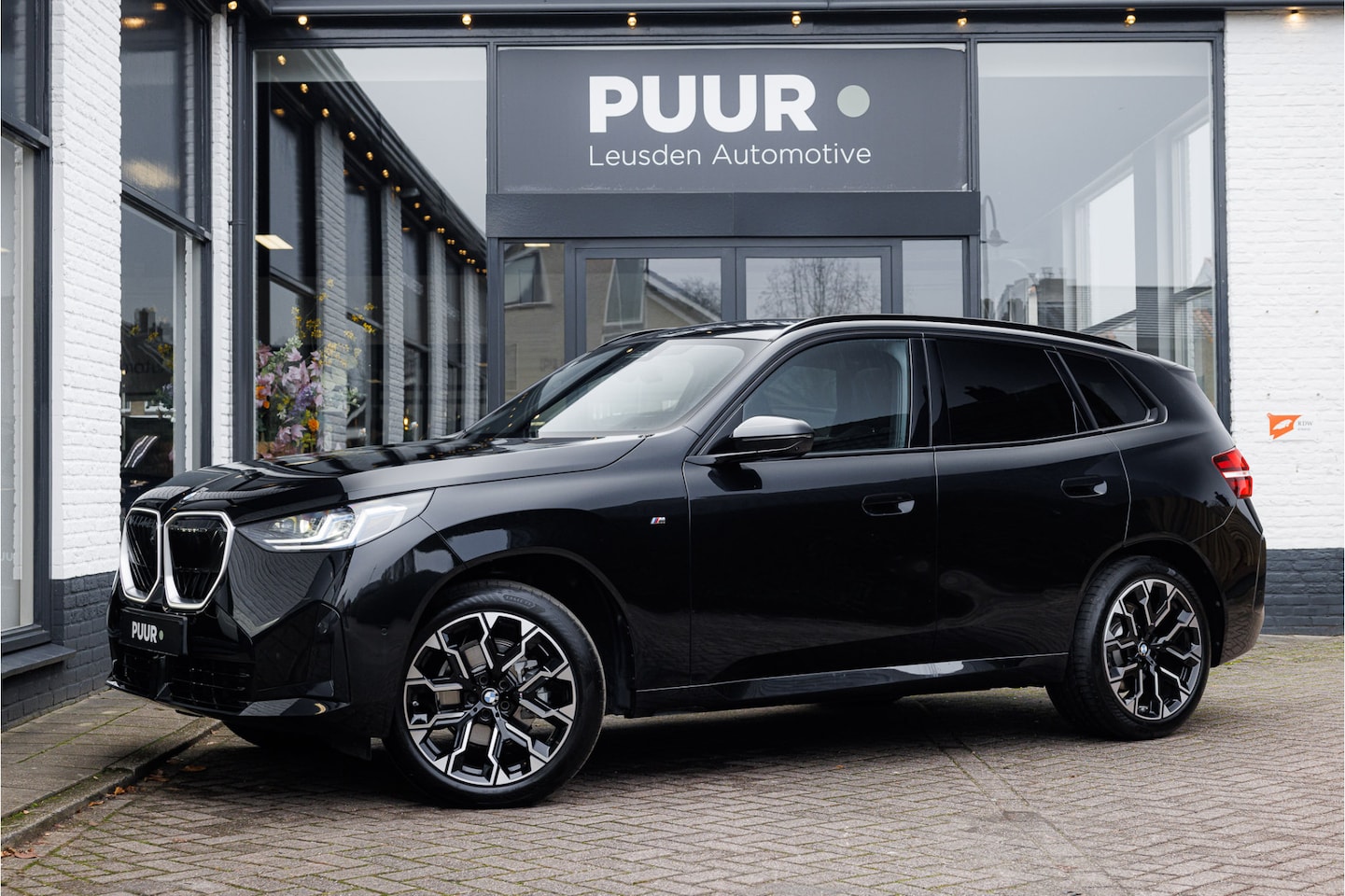 BMW X3 - 20 xDrive M-Sport Pano - Head Up - Iconic Glow - 360 Camera - AutoWereld.nl