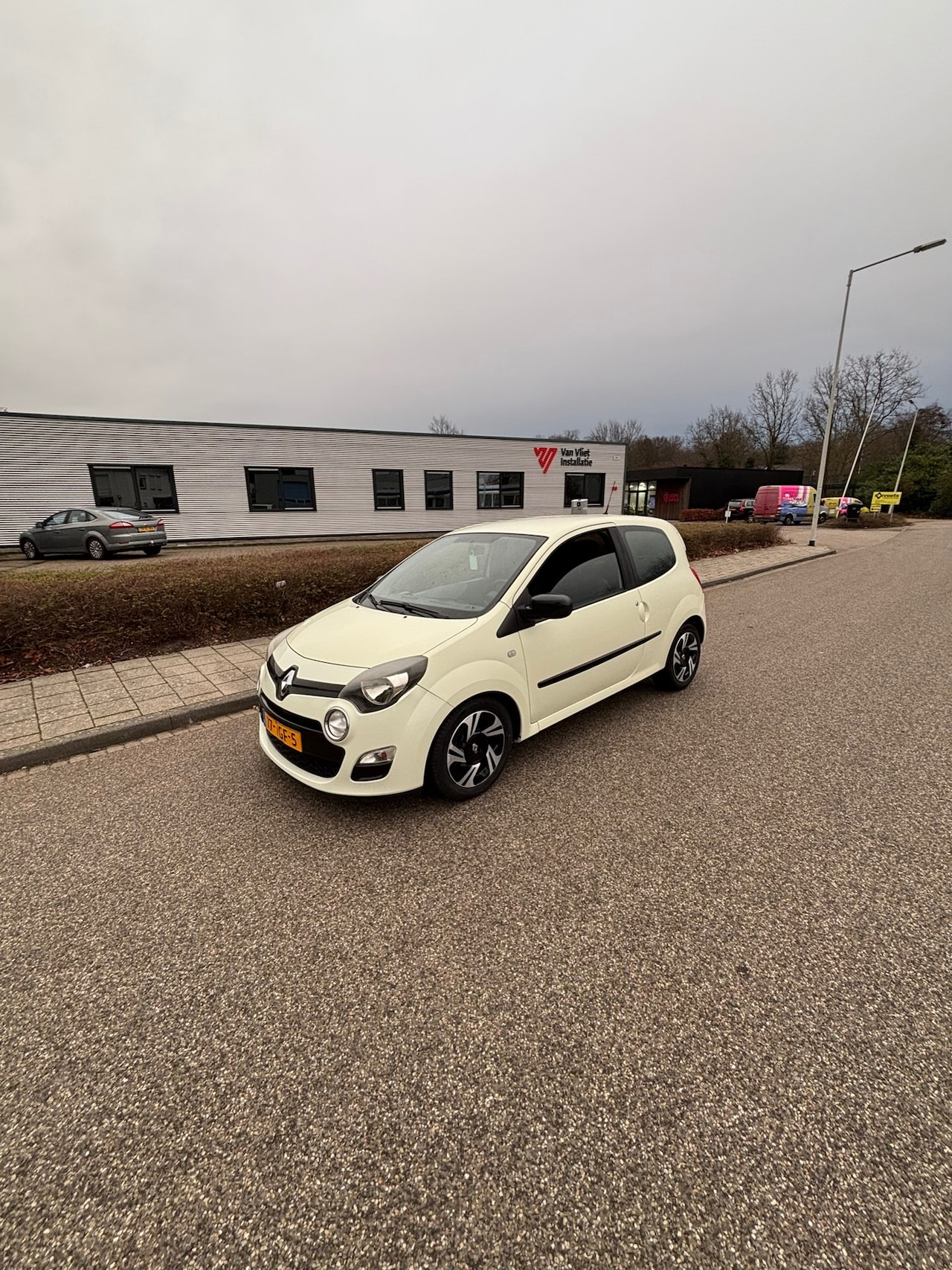 RENAULT TWINGO