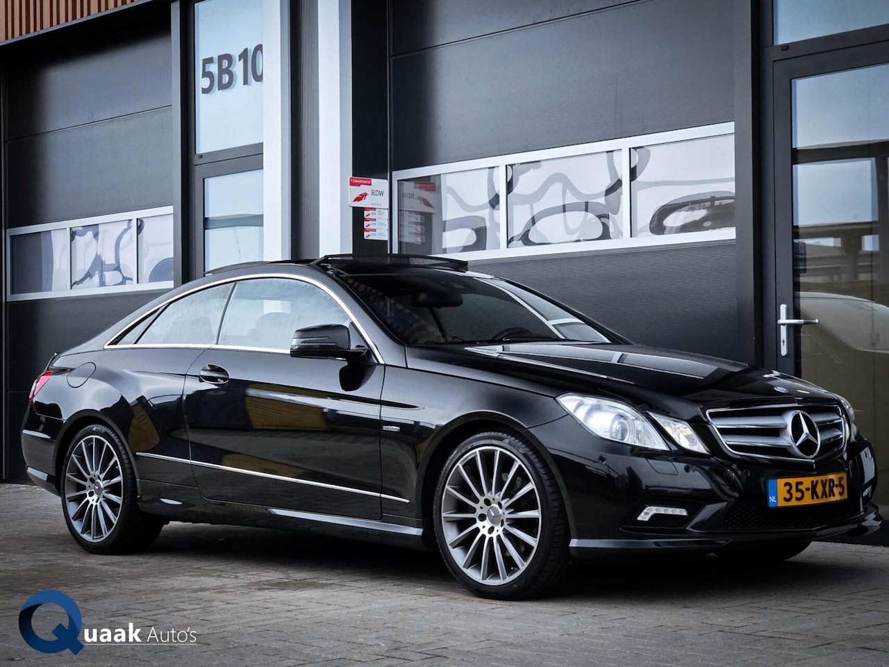 Mercedes-Benz E-klasse Coupé - E250 CGI AMG-Pakket | PANO | LEDER | ORIGINEEL NEDERLANDS - AutoWereld.nl