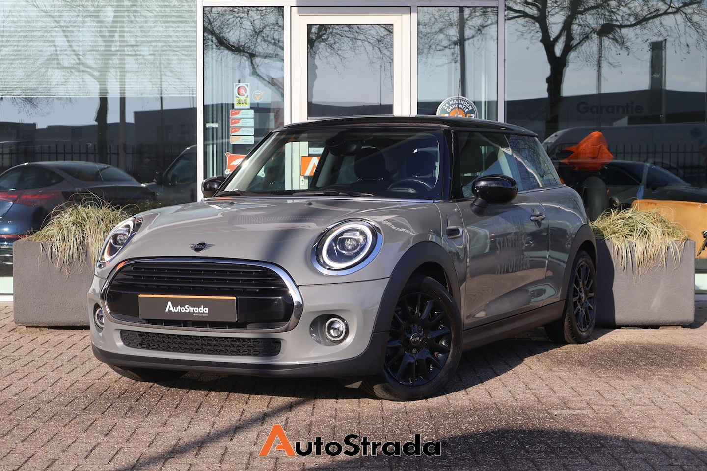 MINI Cooper - Mini 3-Deurs (f56) 1.5 Salt 136pk | Cruise | Keyless | Airco | Carplay | Union Jack | Navi - AutoWereld.nl