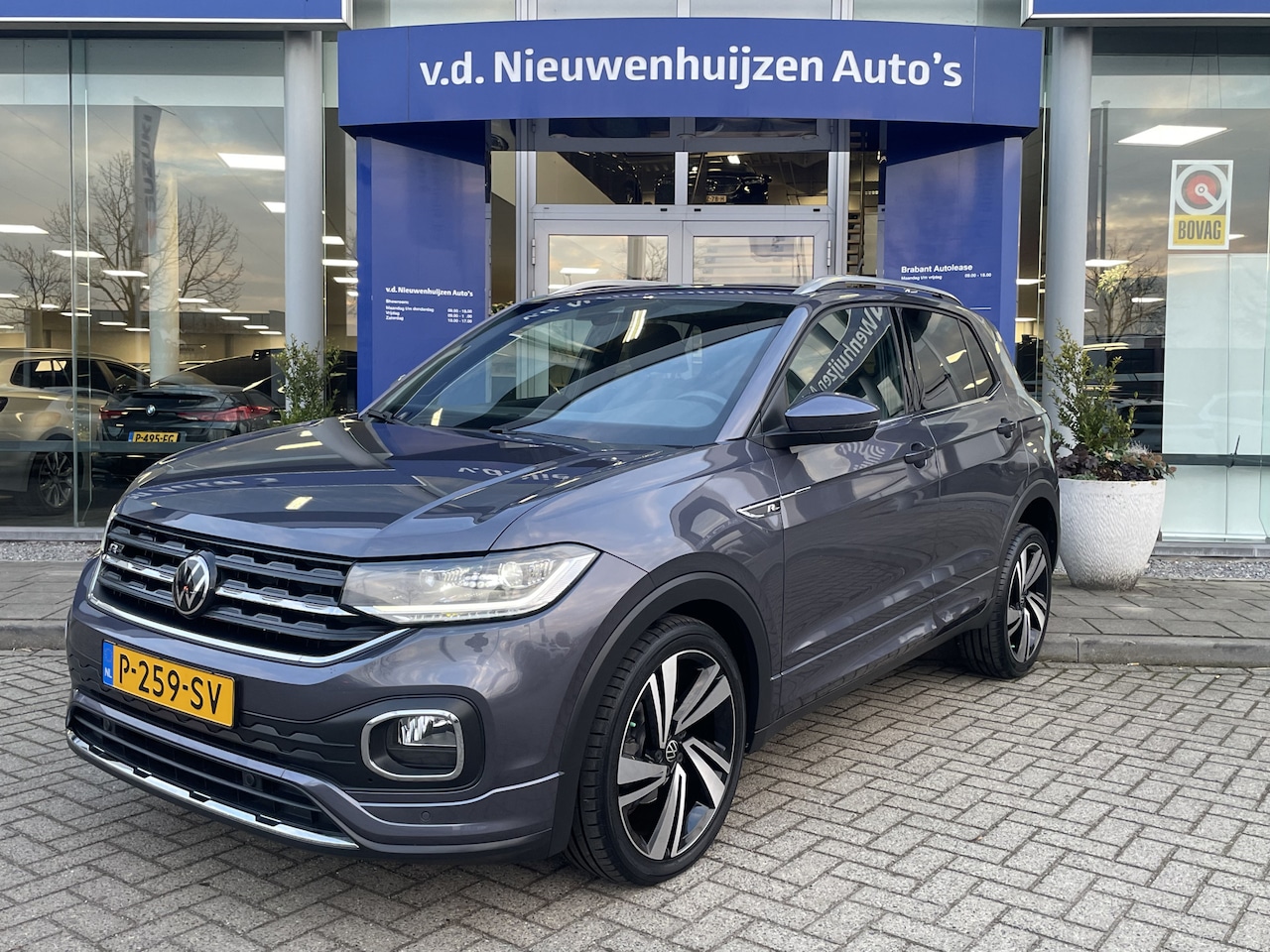 Volkswagen T-Cross - 1.0 TSI R-Line Automaat Virtual Cockpit | CarPlay | Camera | Navigatie Info Daan: 0492-588 - AutoWereld.nl