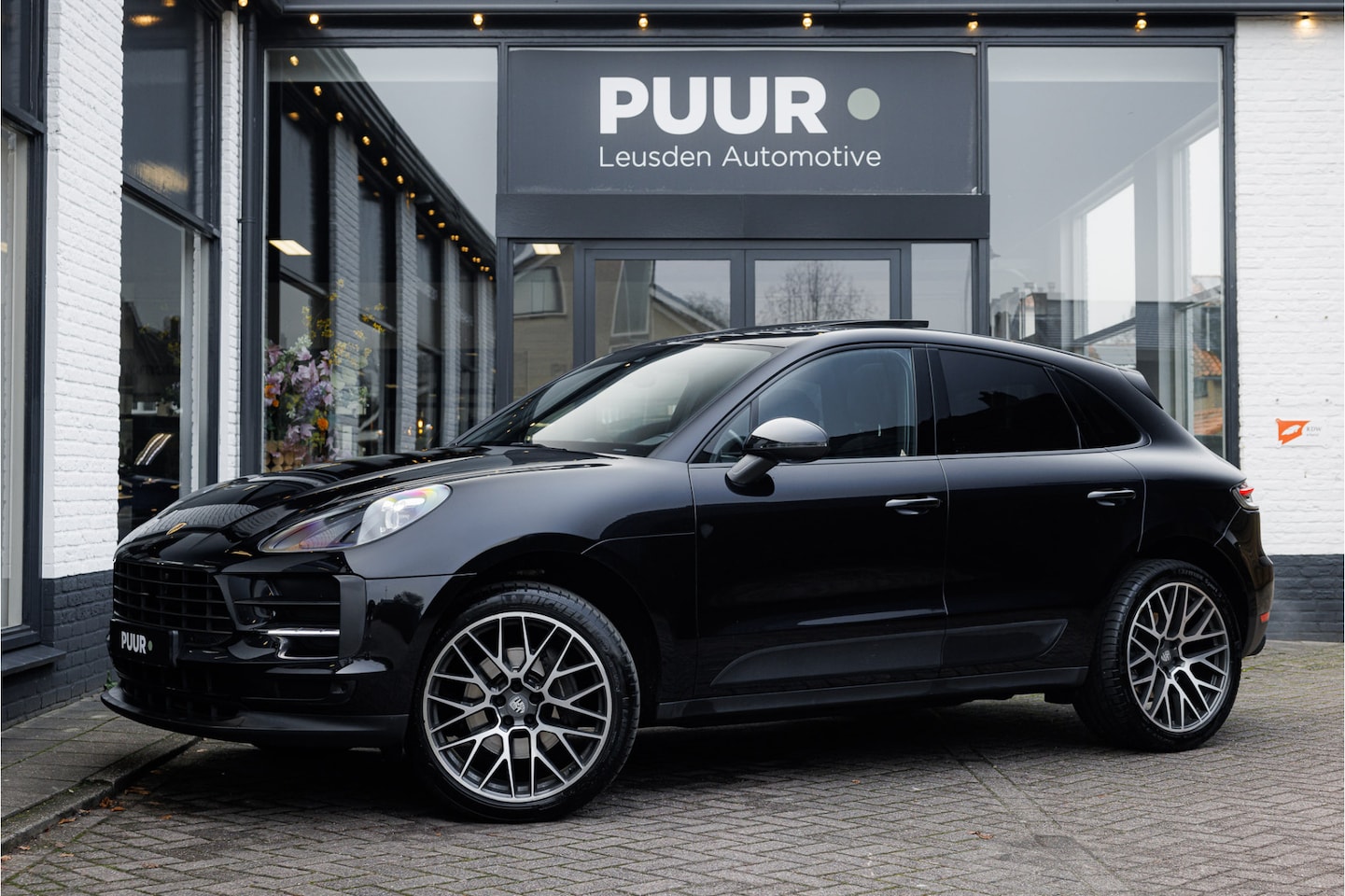 Porsche Macan - 2.0 Sport Chrono Pano - Luchtvering PASM - Sportuitlaat - AutoWereld.nl