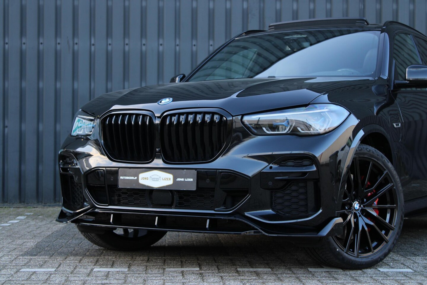 BMW X5 - XDrive45e M SPORT PANO SKYLOUNG LASER HUD B&W CRYS - AutoWereld.nl