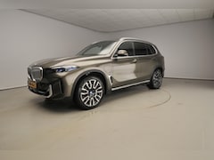 BMW X5 - xDrive50e | LED | Leder | HUD | Active cruise | Schuifdak | Trekhaak | Chrome Line | DAB |