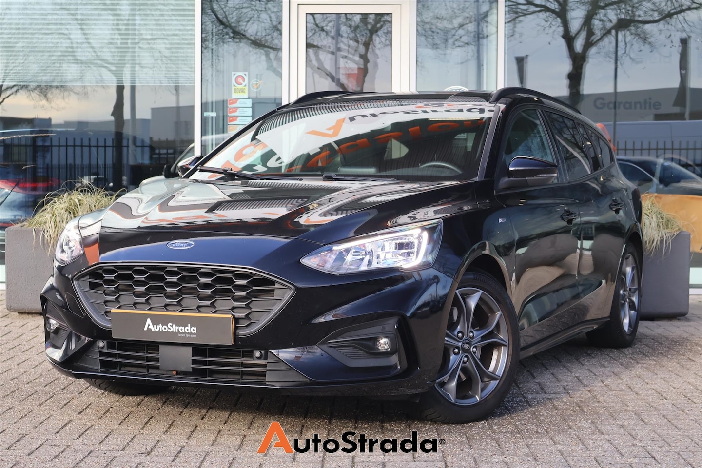 Ford Focus Wagon - 1.0 ST-Line 125pk | Cruise | Climate | Winter Pakket | Camera | Keyless | Carplay - AutoWereld.nl