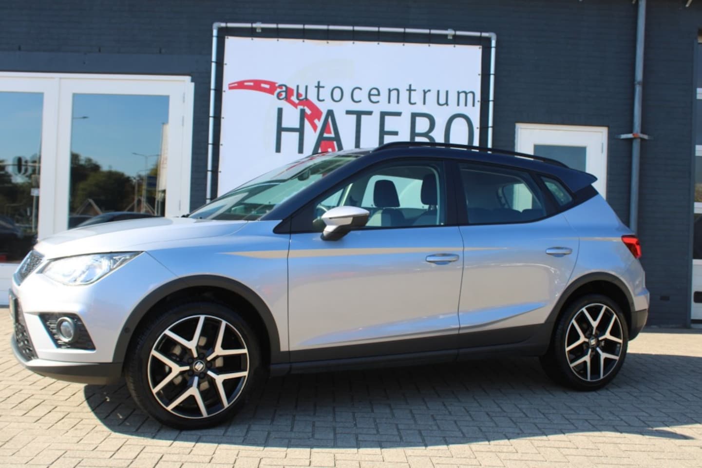 SEAT Arona - 1.0 TSI Automaat Business Intense Navi Adaptive Cruise Camera Topst.!! - AutoWereld.nl