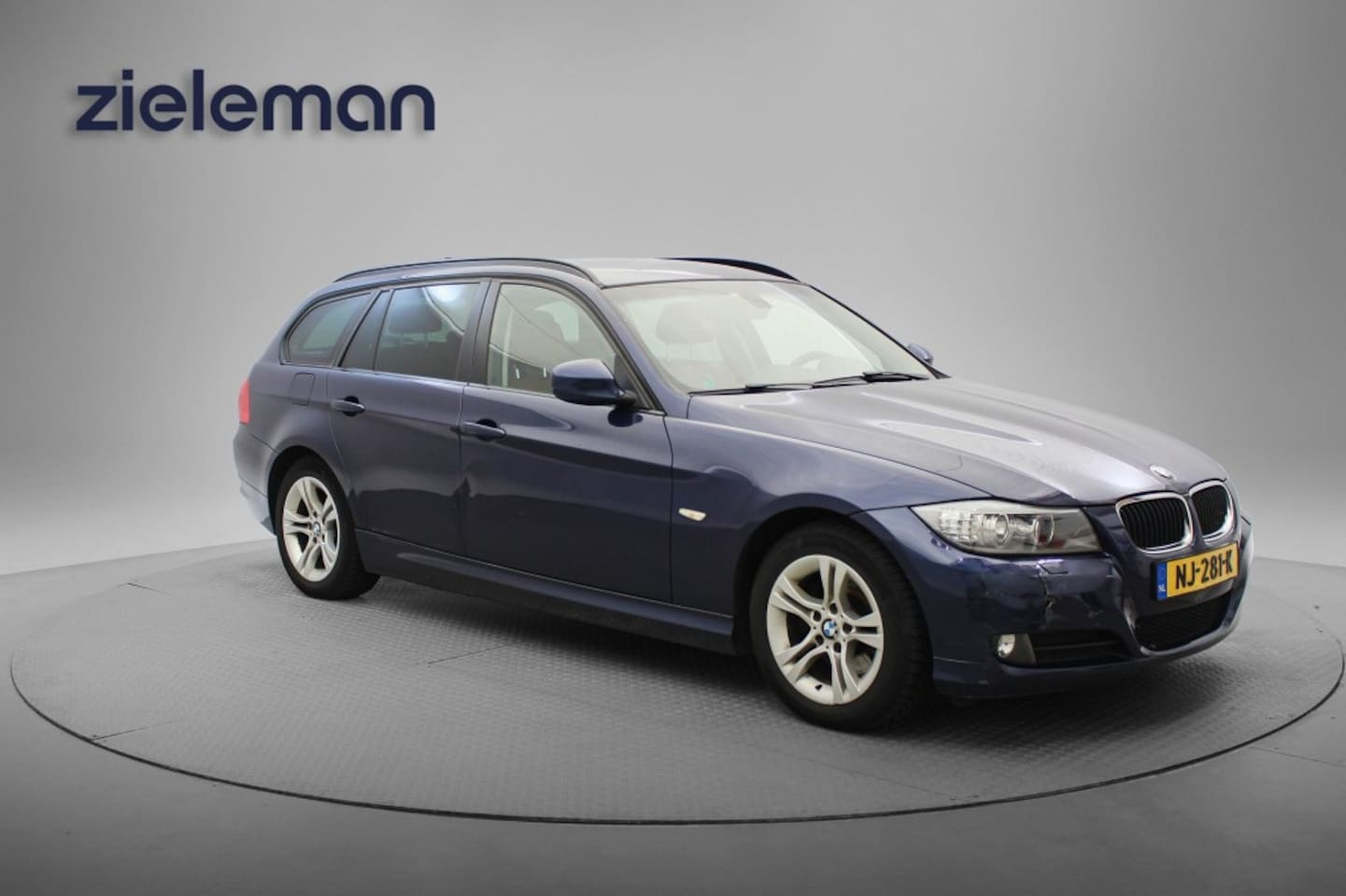 BMW 3-serie Touring - Touring 318d Corporate Luxury Line - Navi, Cruise, Clima, Leer, PDC - AutoWereld.nl