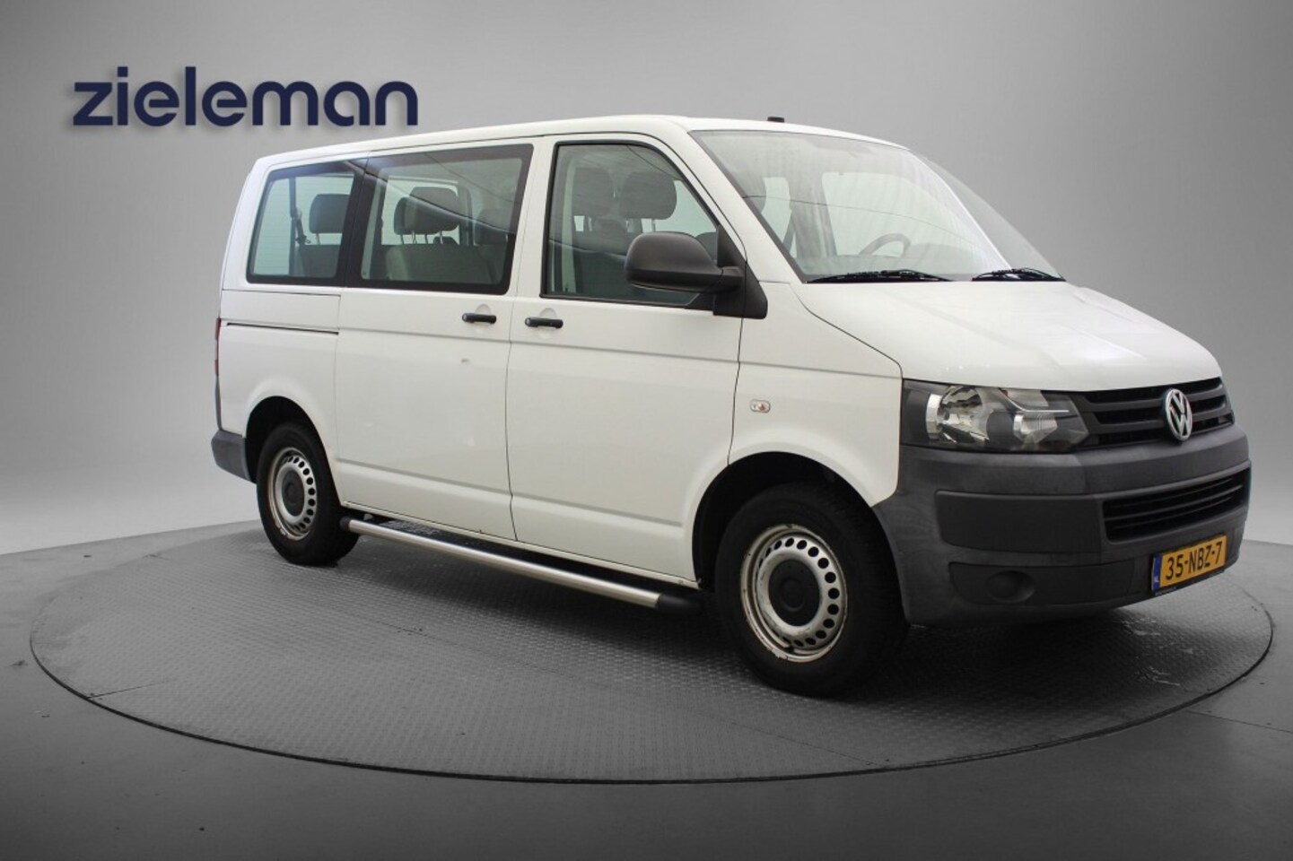 Volkswagen Transporter Kombi - Kombi 2.0 TDI Trendline Baseline 9 Persoons - Airco, Trekhaak - AutoWereld.nl