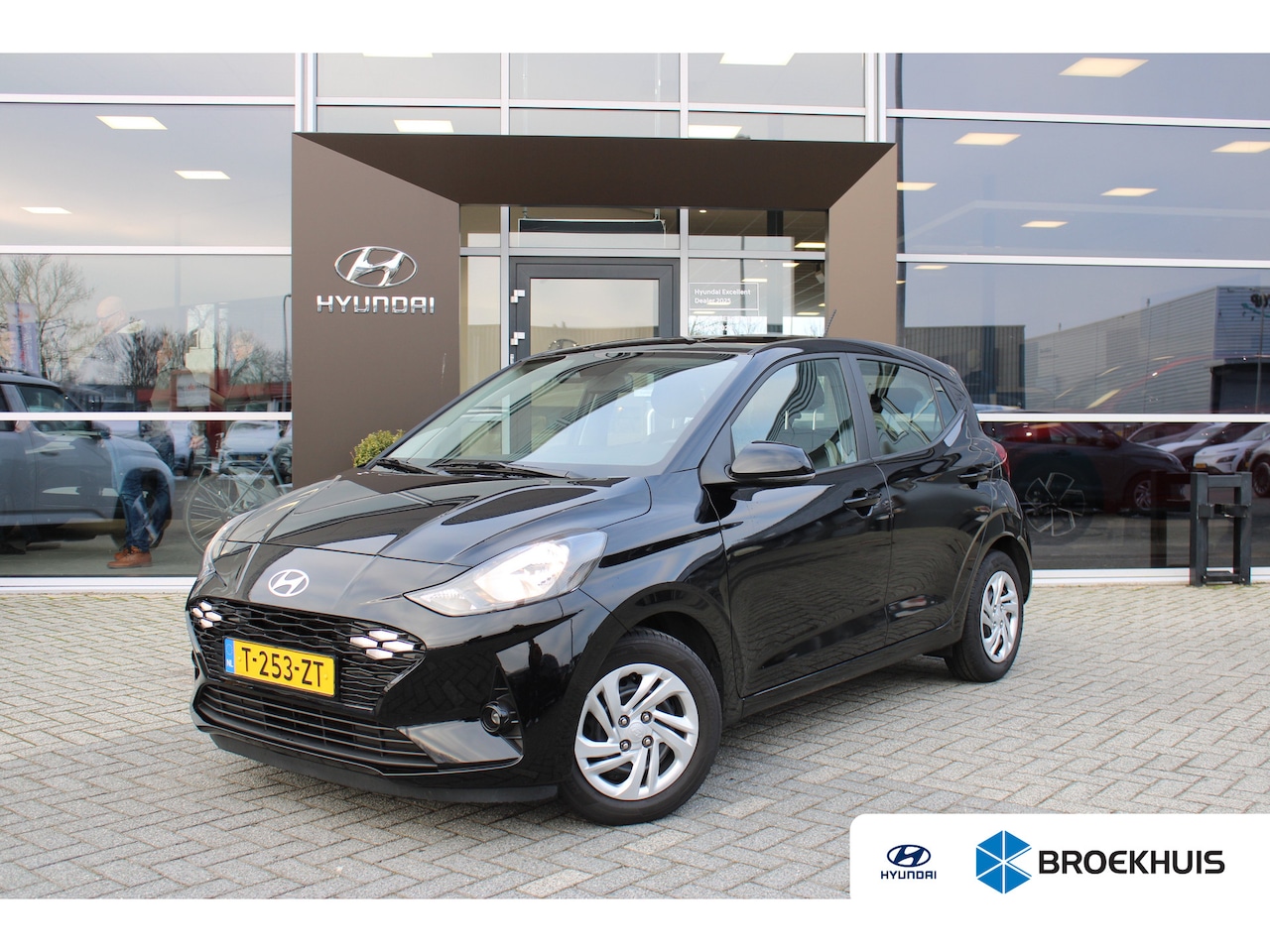 Hyundai i10 - 1.0 Comfort | Cruise control | DAB | Airco | Boordcomputer | Achterbank in delen neerklapb - AutoWereld.nl