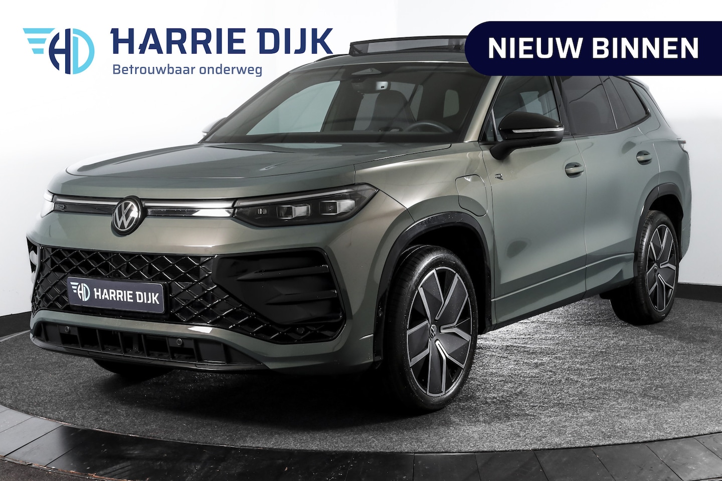 Volkswagen Tayron - 1.5 eHybrid R-Line Edition | Black Style Pakket | S/K-Panodak | IQ. Light | Dig. Cockpit | - AutoWereld.nl