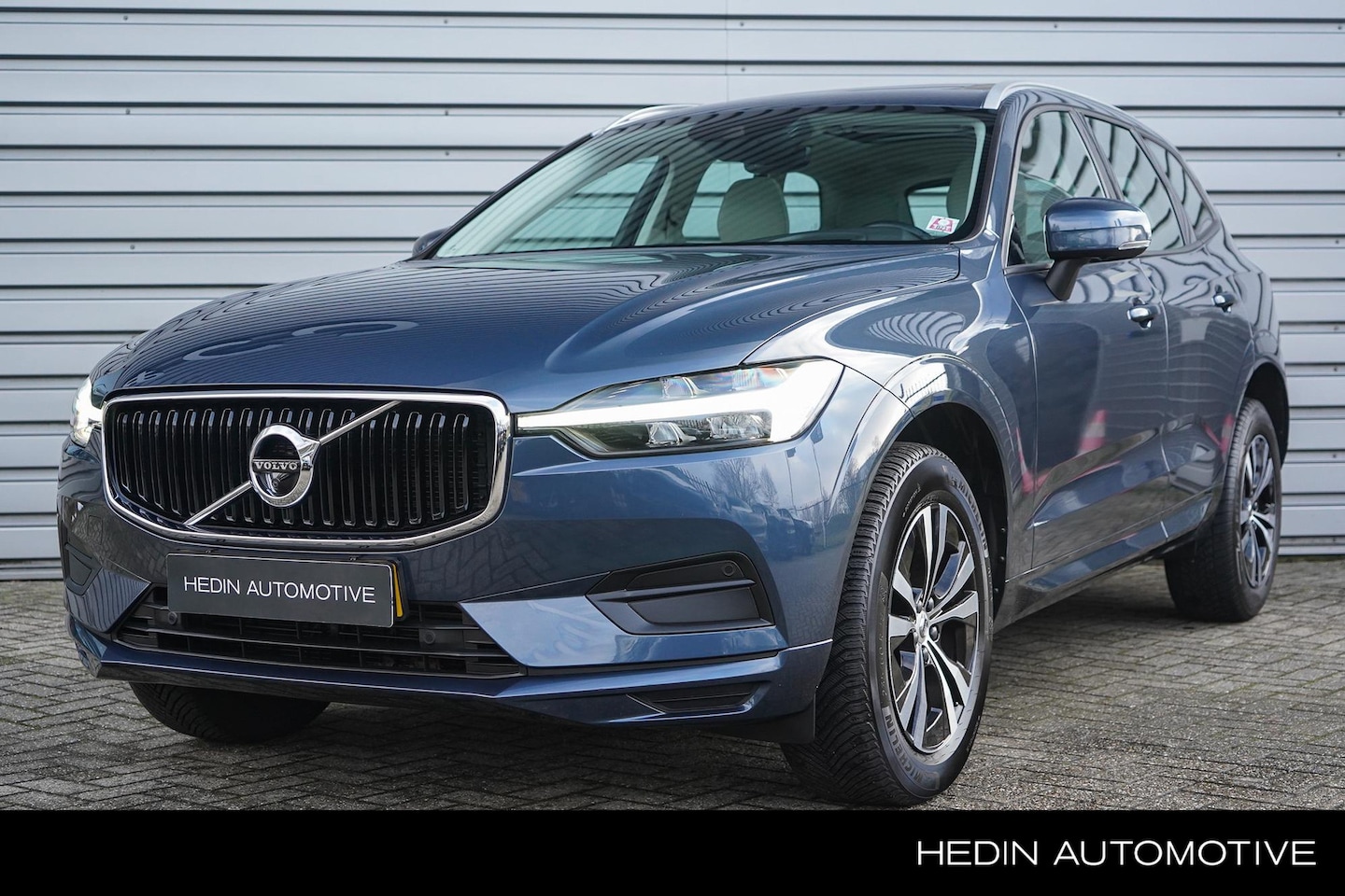 Volvo XC60 - 2.0 B5 Momentum Exclusive | Panoramadak | Stoel en stuurverwarming | Lederen bekleding | A - AutoWereld.nl