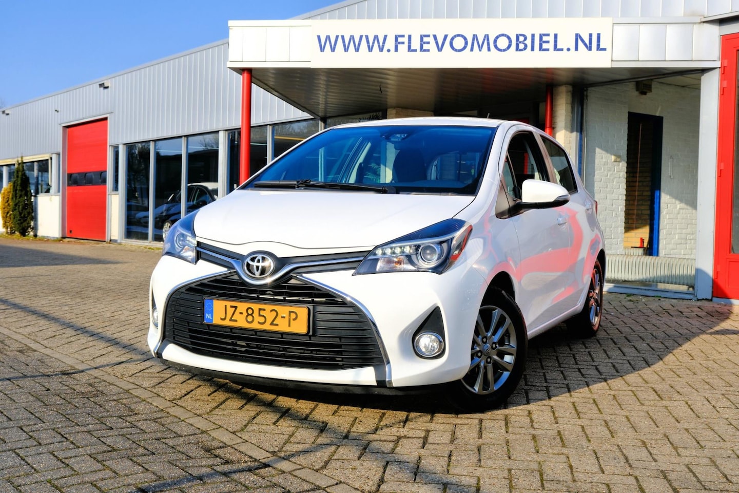 Toyota Yaris - 1.3 VVT-i Trend 5-drs Navi|Clima|Cam|LMV - AutoWereld.nl