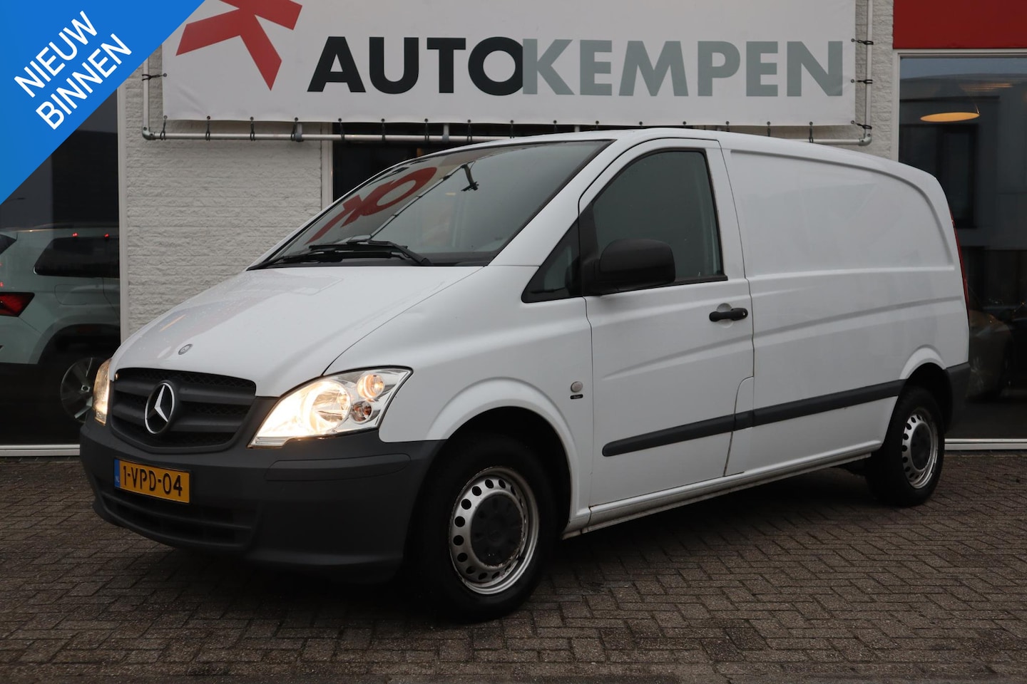 Mercedes-Benz Vito - 113 CDI 320 FUNCTIONAL LANG NAVIGATIE|AIRCO|TREKHAAK|EVT 3 ZITS - AutoWereld.nl