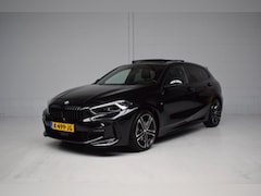 BMW 1-serie - 118i AUT M-SPORT 5-DRS ORG.NED / PANORAMADAK / LEER / CARPLAY / SFEERVERLICHTING / NAP / L