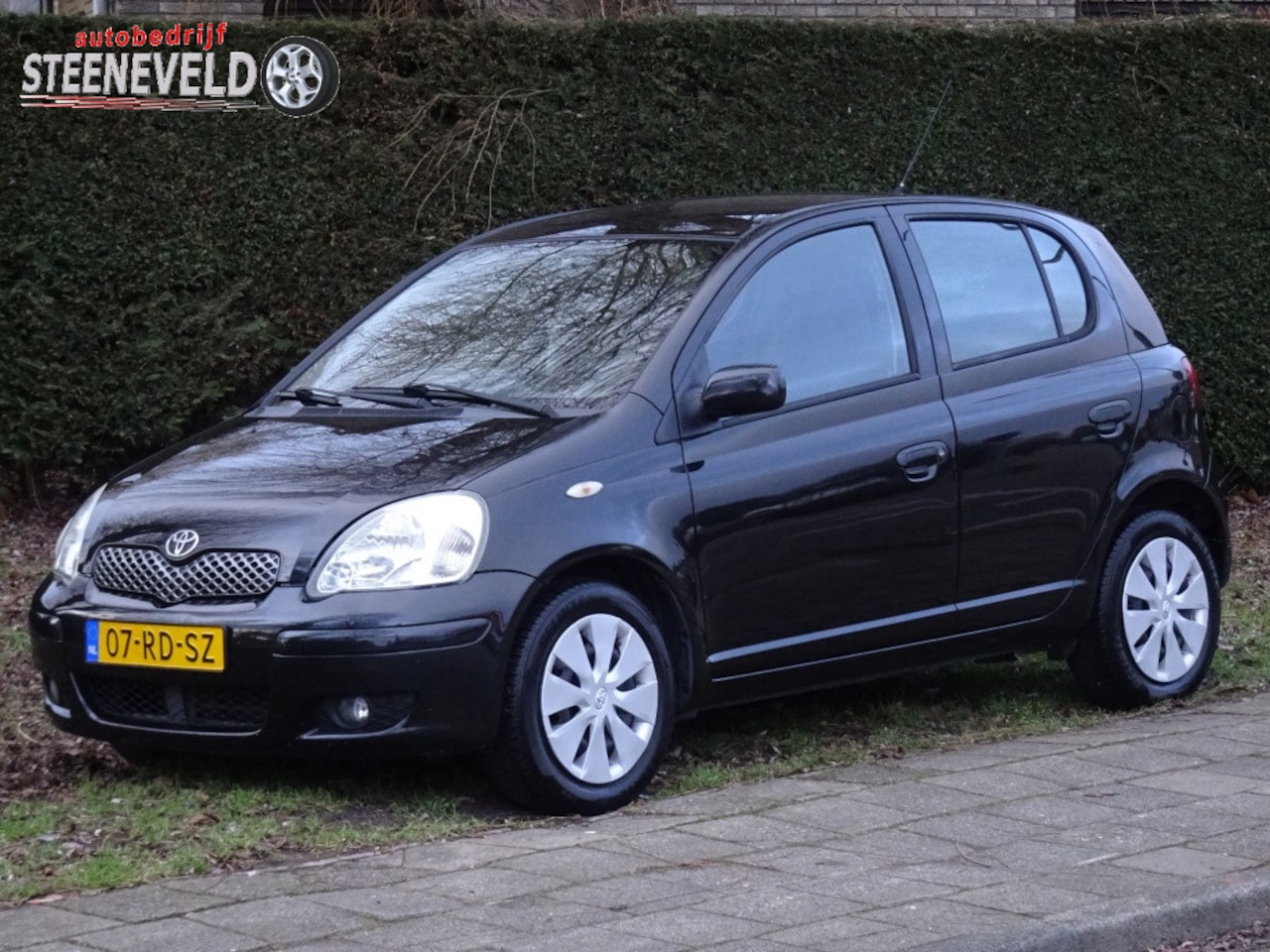 Toyota Yaris - 1.3 VVT-i S-Line met Radio en Trekhaak - AutoWereld.nl