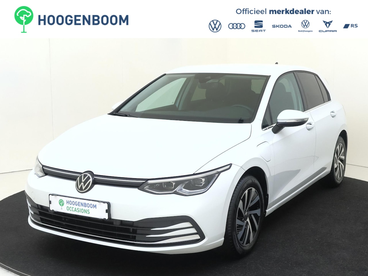 Volkswagen Golf - 1.4 eHybrid Style | SoH 98% | Adaptieve cruise control | Achteruitrijcamera | 3-zone airco - AutoWereld.nl