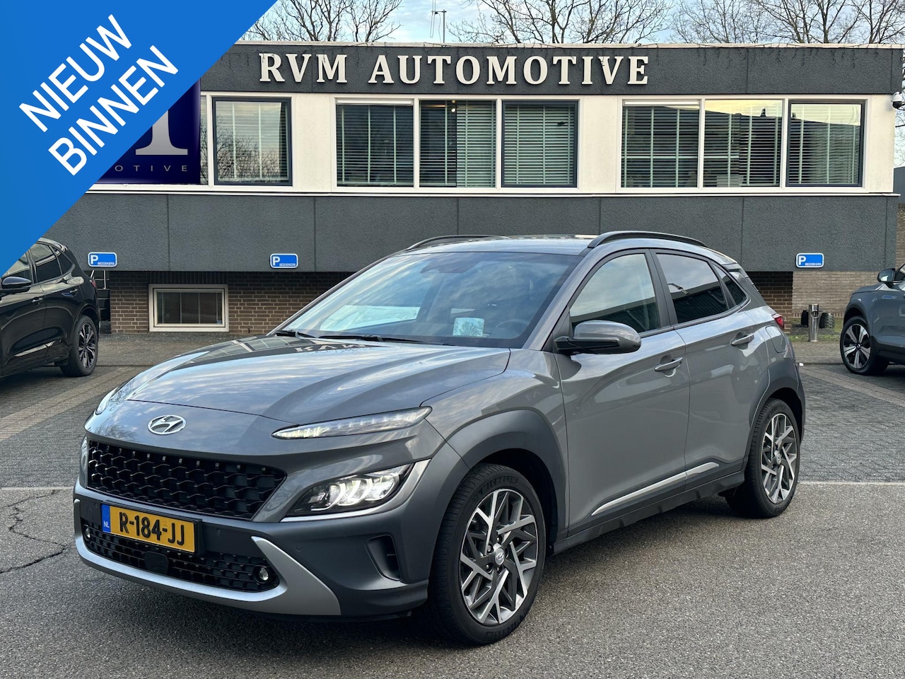 Hyundai Kona - 1.6 GDI HEV Premium STOEL VERKOELING/VERWARMING | STUURWIEL VERWARMD | ACHTERBANK VERWARMD - AutoWereld.nl