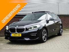 BMW 1-serie - 118i 140PK Sport-line/Panodak/Camera/ParkingPack/ Dealeronderhouden