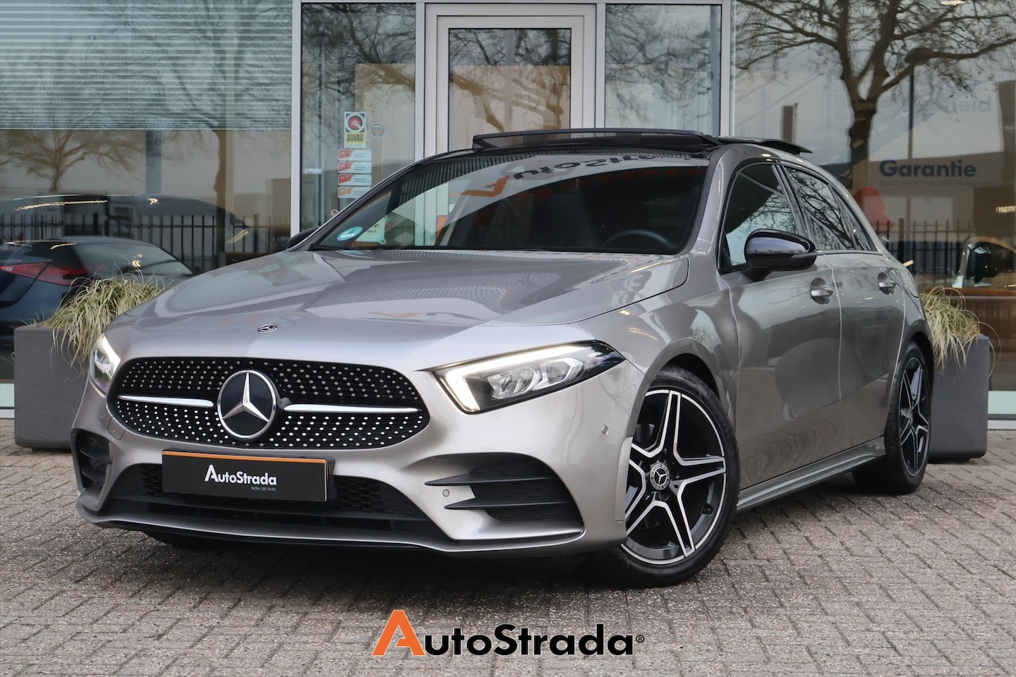 Mercedes-Benz A-klasse - A 180 AMG-Line 136pk | Cruise | Pano | Climate | Navi | Carplay | Camera | Dodehoek | Stoe - AutoWereld.nl