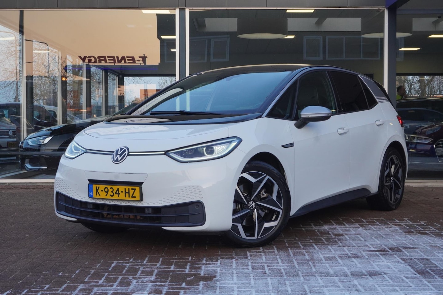 Volkswagen ID.3 - First Plus 58 kWh Automaat | Navigatie | Airco | LM velgen | Vol opties | Inruil mogelijk - AutoWereld.nl