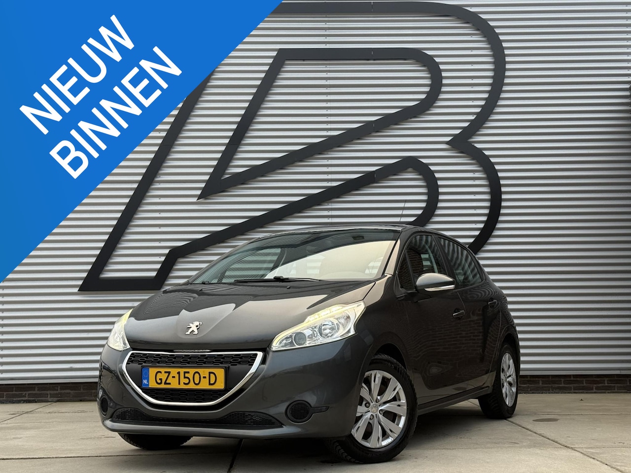 Peugeot 208 - 1.2 VTi Allure 1e Eigenaar|Navi|Pano|Stoelverw|PDC|Cruise|D-riem v.v. in 2023|APK tot 10-2 - AutoWereld.nl