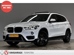 BMW X1 - sDrive20i High Executive/ DEALER ONDERHOUDEN/ Leder/ Trekhaak/ 17'' LMV/ Panorama-Dak/ HUD