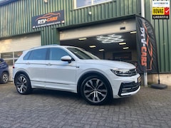 Volkswagen Tiguan - 1.5 TSI ACT Highline Business R Pano leder 20inch