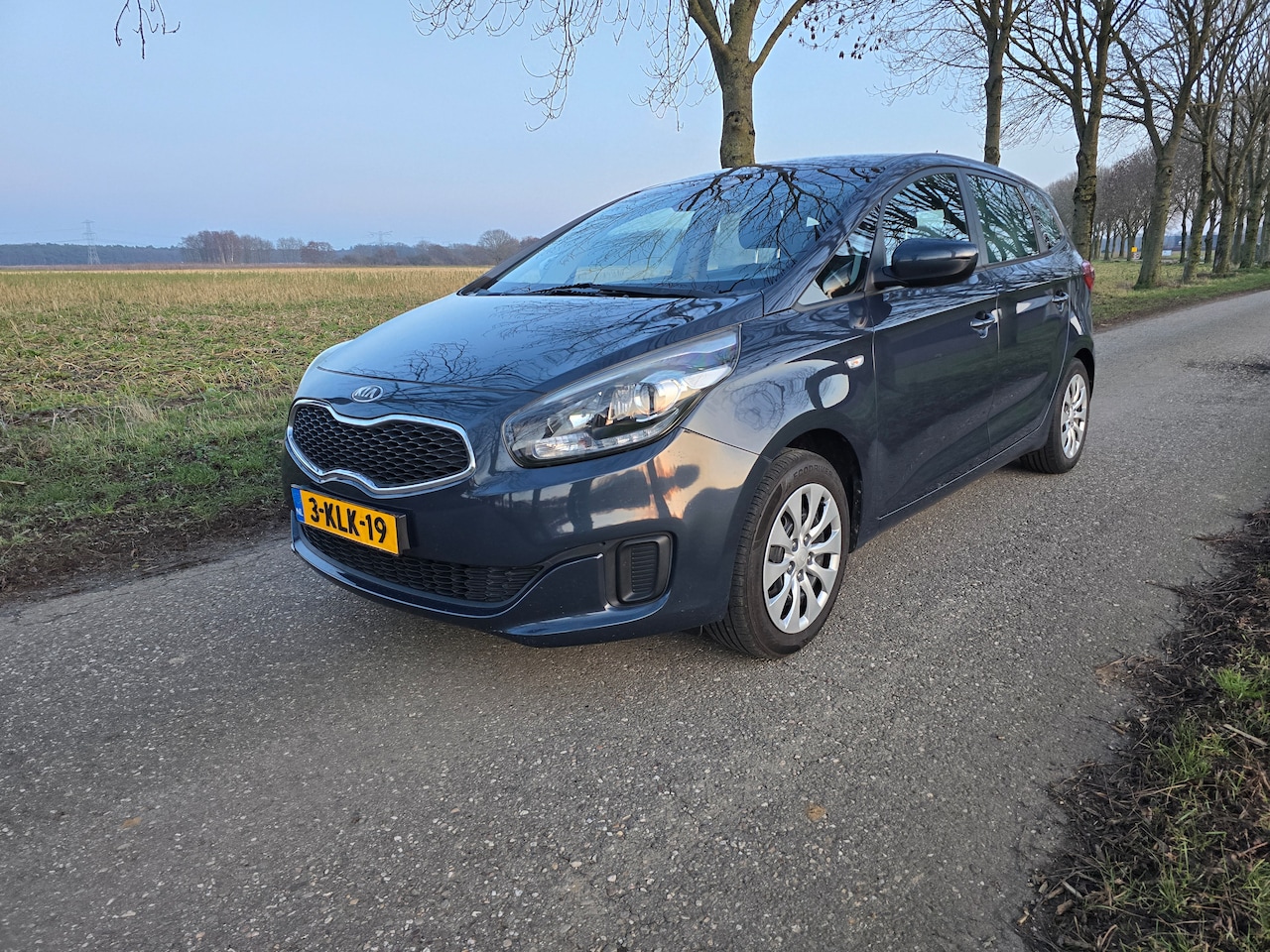 Kia Carens - 1.6 GDi First Edition - AutoWereld.nl