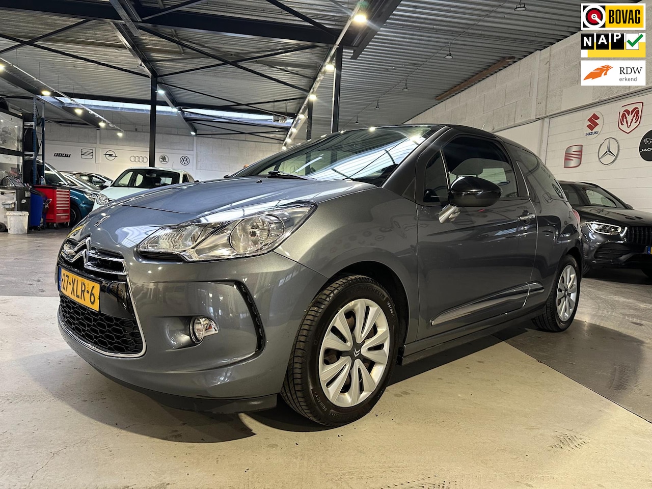Citroën DS3 - 1.4 Chic/Leder/Dealer onderhouden/Apk nieuw bij aflevering - AutoWereld.nl