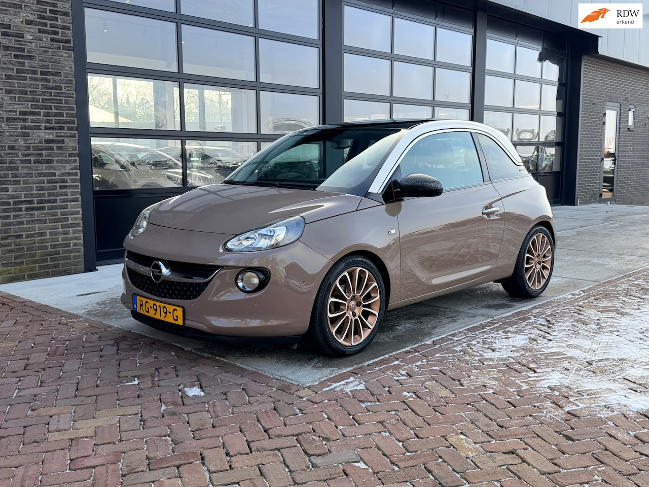 Opel ADAM - 1.4 Glam | Pano | Leer | Stoelver | Stuurver | - AutoWereld.nl