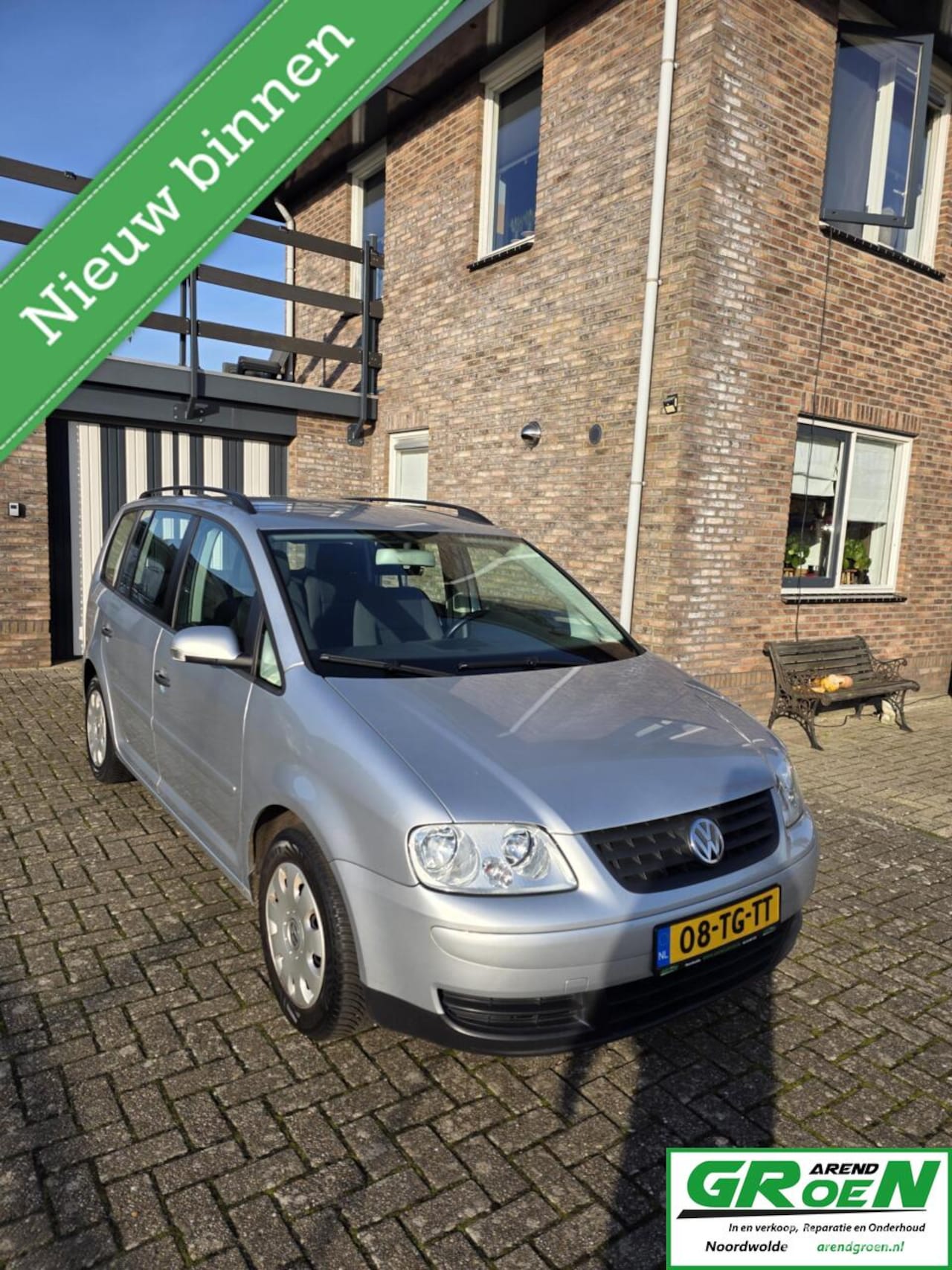 Volkswagen Touran - 1.6-16V FSI Athene 7 pers apk 25 10 2026 - AutoWereld.nl