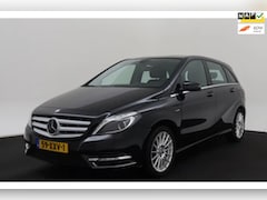 Mercedes-Benz B-klasse - 180 Org NL, NAP, Nieuwe APK, Trekhaak, Clima, Cruise, Airco, Weinig km,