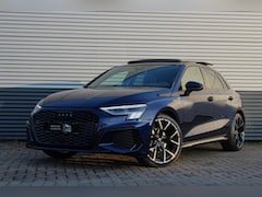 Audi A3 Sportback - 35 TFSI 2x S-Line | Pano | RS Seats | Dode hoek | Camera | Black optik | Rode sticksels |
