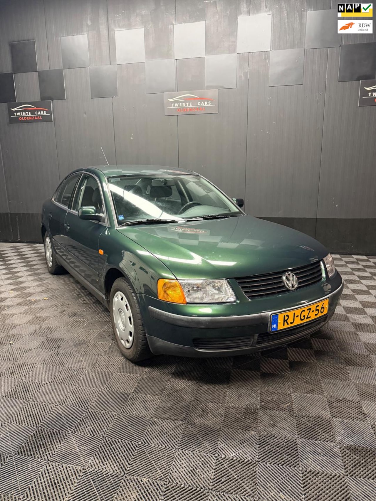Volkswagen Passat - 1.6 Trendline 1.6 Trendline | Nieuwe APK | - AutoWereld.nl