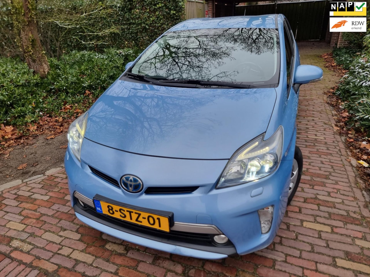 Toyota Prius - 1.8 Plug-in Executive Business LED Xenon/Leer - AutoWereld.nl