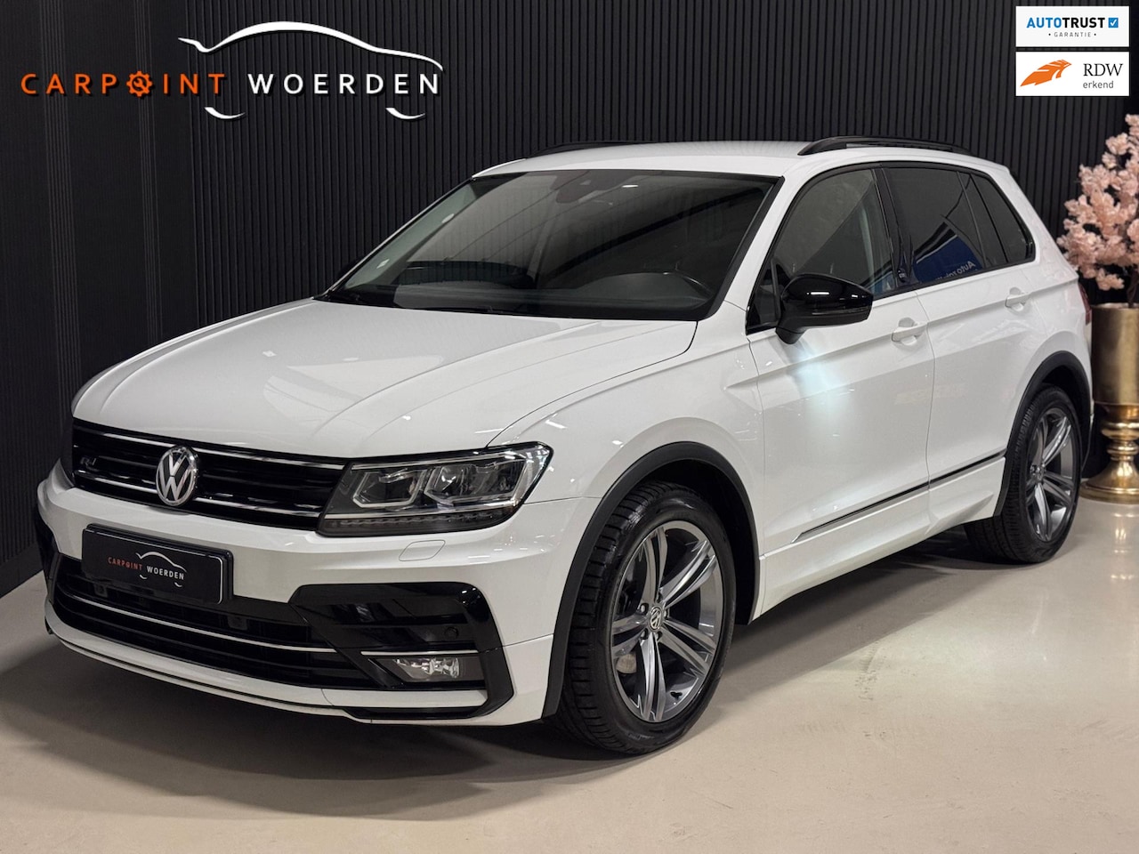 Volkswagen Tiguan - 1.4 TSI ACT R-LINE | DSG | TREKHAAK - AutoWereld.nl
