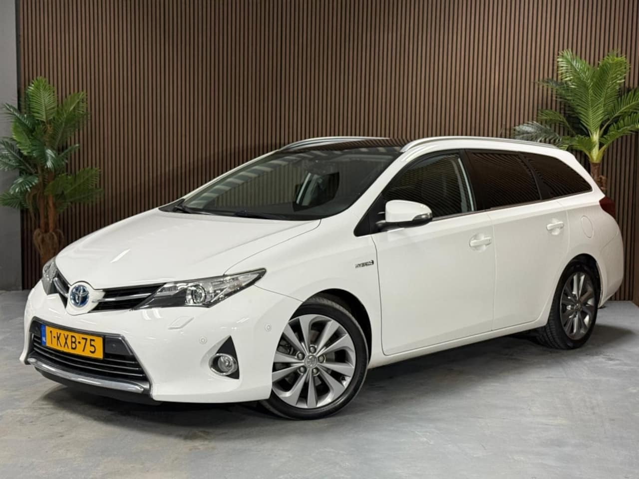 Toyota Auris Touring Sports - 1.8 Hybr. Lease Pro - AutoWereld.nl