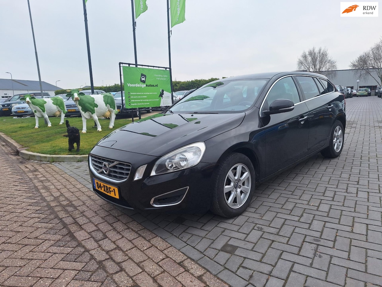 Volvo V60 - 1.6 T3 Momentum / Nette auto / APK t/m maart 2027 - AutoWereld.nl