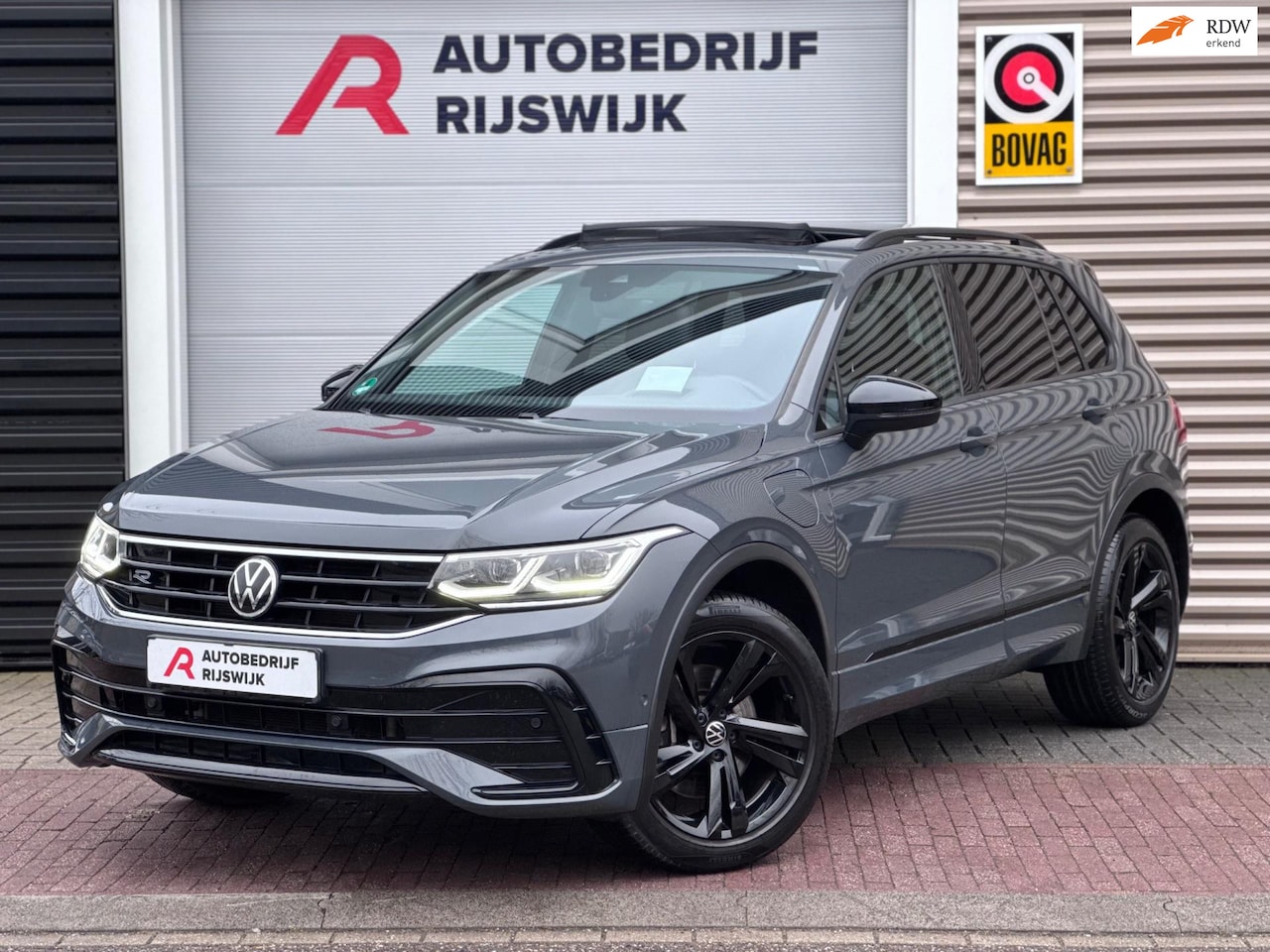 Volkswagen Tiguan - 1.4 TSI eHybrid R-Line Pano/Trekhaak/HuD/Keyless - AutoWereld.nl