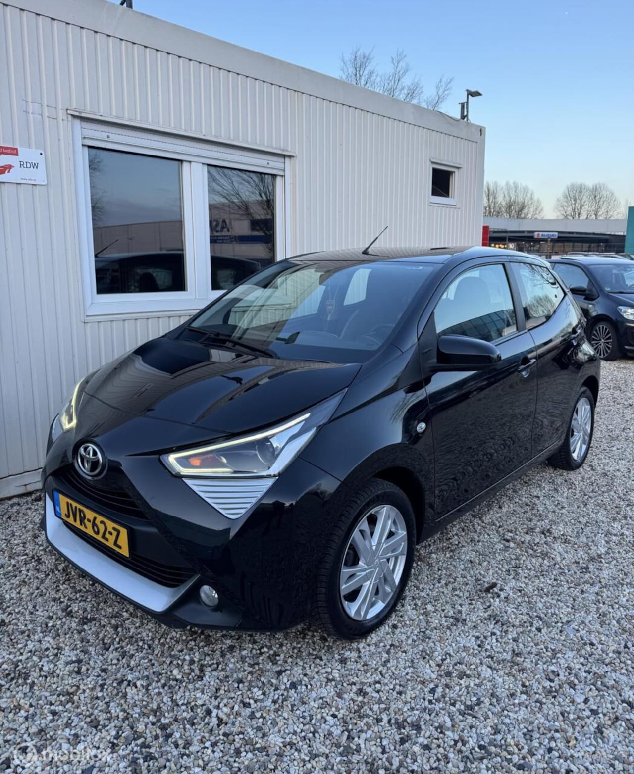 Toyota Aygo - 1.0 VVT-i x-play Camera Carplay Cruise - AutoWereld.nl