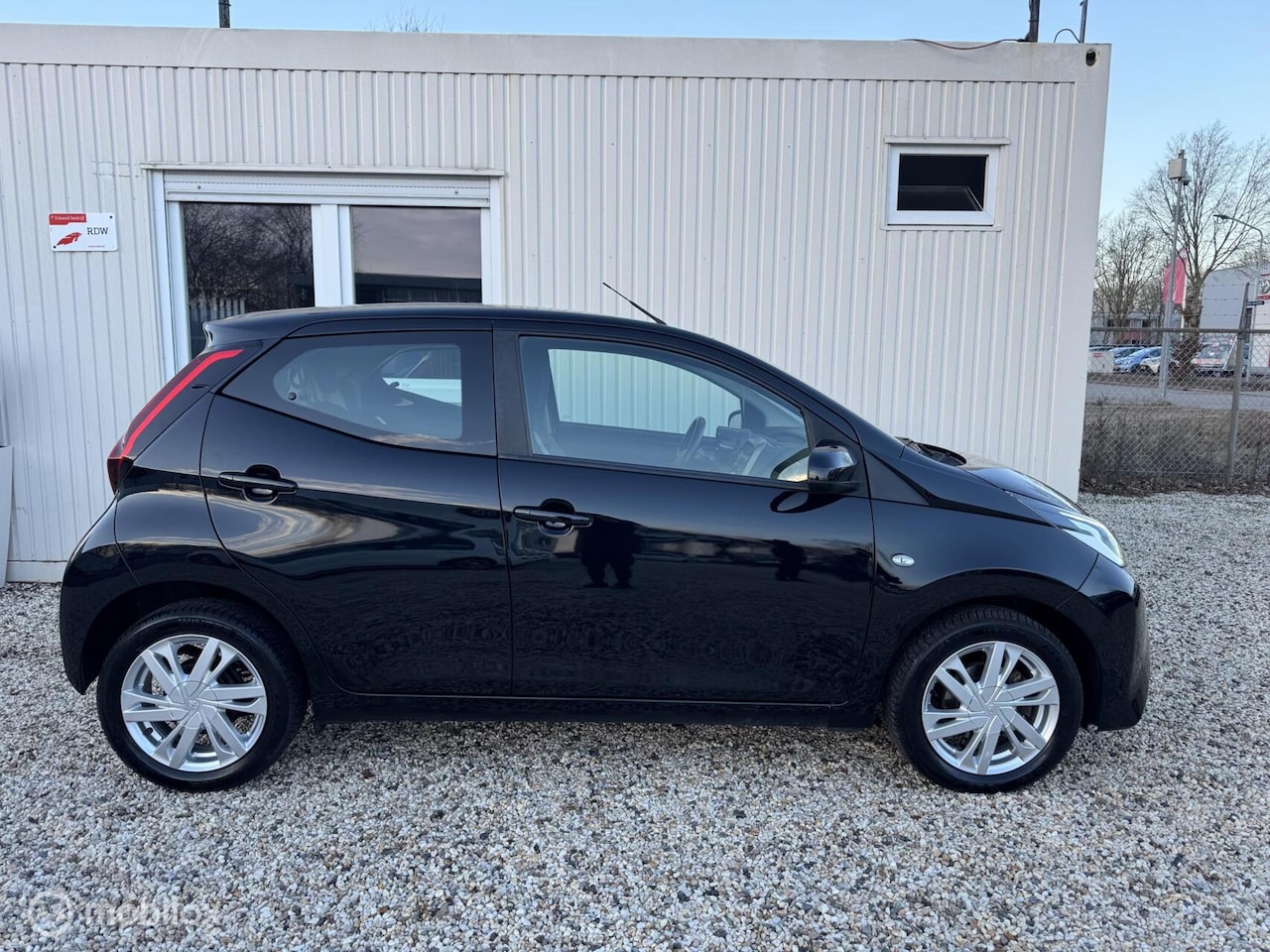 Toyota Aygo - 1.0 VVT-i x-play Camera Carplay Cruise - AutoWereld.nl