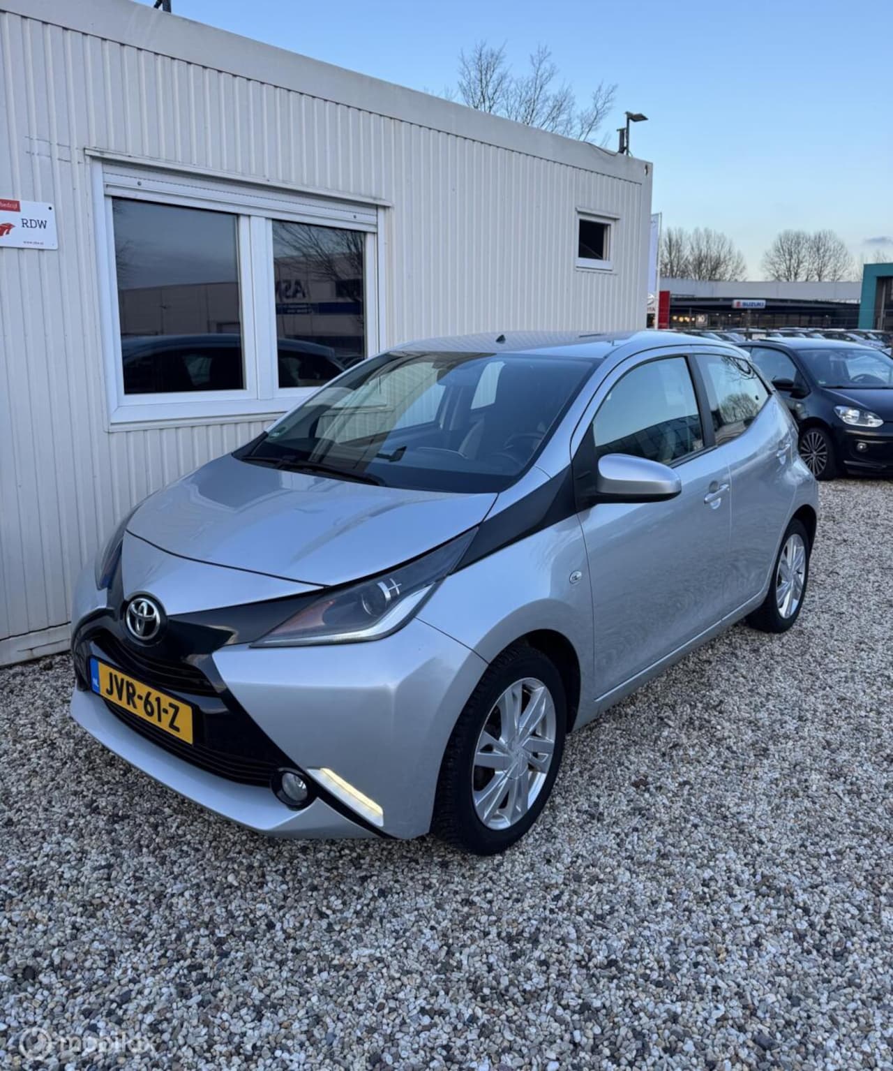 Toyota Aygo - 1.0 VVT-i x-play Camera Carplay Cruise - AutoWereld.nl