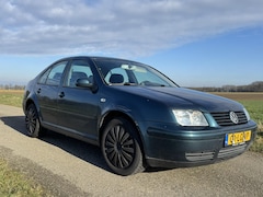 Volkswagen Bora - 1.6-16V Comfortline [nieuwe apk]