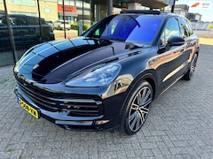 Porsche Cayenne - 3.0 E-Hybrid / Pano'dak / Sport Chrono / Luchtvering / Sfeerverl