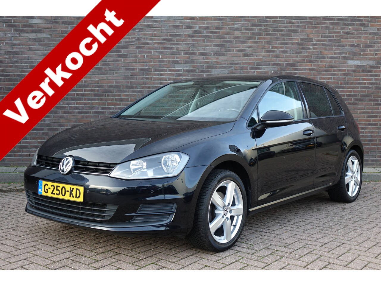Volkswagen Golf - 1.4 TSI Business Edition Connected 1.4 TSI Business Edition Connected, Automaat, 4 nieuwe All seasons Automaat - AutoWereld.nl