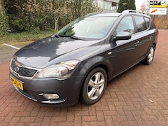 Kia Cee'd - 1.4 CVVT X-ecutive / Airco / Navi / PDC / Trekhaak