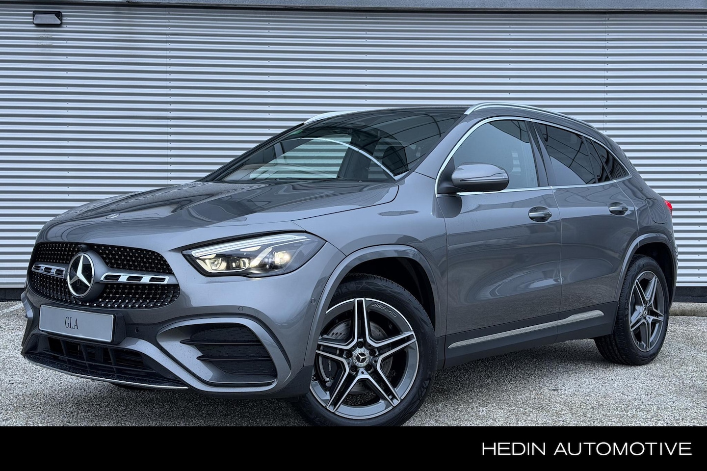 Mercedes-Benz GLA-Klasse - GLA 250e Automaat Business Solution AMG | Trekhaak | Dodehoekassistent - AutoWereld.nl