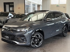 Volkswagen Tiguan - 1.5 TSI R Line Pano / 360 / Massage /