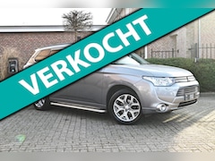 Mitsubishi Outlander - 2.0 PHEV Instyle+ Schuifdak Xenon Leder Stoelverwarming Camera 18''